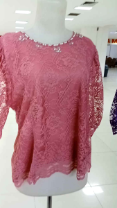 BAJU BROKAT SEMI CROP KANCING DEPAN DAN BELAKANG LEHER KOTAK BAHAN FULL BROKAT HALUS LENGAN KIPAS BAHAN CERUTY LEMBUT WARNA KUNING OREN HIJAU BOTOL MERAH  SIZE XL XXL LD 100 110 PANJANG BAJU 55 ASLINYA SANGAT BAGUS MODEL KEBAYA KANCING DEPAN SEMI CROP