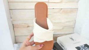 รองเท้าแฟชั่น หนังนิ่ม ใส่สบายมาก