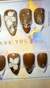 เล็บเจลแท้สีลูกแก้วโทนน้ำตาลแต่งลาย เล็บทรงแหลมสั้นm รับไซต์อื่นแจ้งช่องแชทค่ะ