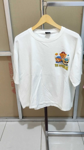 Kaos Oversized Tshirt Th3 Astrob34r: Desain Unik & Gambar Depan Belakang