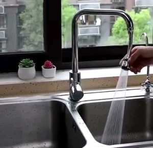 ESA Sambungan Kran Air Besi Praktis Flexible 360 Derajat Sambungan Kran Air Putar Wastafel Serbaguna