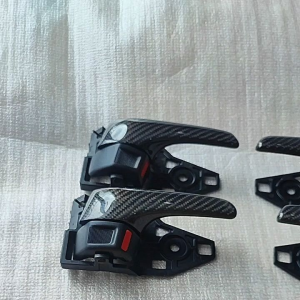 Toyota Revo Fortuner ทำคาร์บอน 1 ชุด 4 ชิ้น มือเปิด