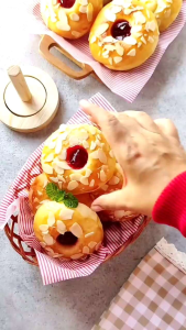 Cetakan Donat Sempurna: Set Cetakan Donat Kayu Ukuran 8cm