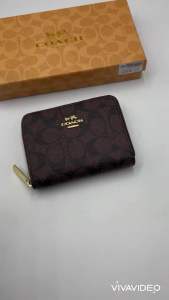 กระเป๋าสตางค์ แบบ ฃิปรอบใบสั้นขนาด 5 นิ้วหนังนิ่มสีล้วนมี 2 ช่องสินค้างานสวนมีพร้อมอุปกรณ์ครบกล่องของพร้อมส่งจ้า