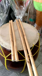ไม้ตีกลองหวายแท้ ขายเป็นคู่ น้ำหนักเบา เหนียว แข็งแรง ความยาว30ซม.และ40ซม.เส้นผ่าศูนย์กลาง1.5ซม. #บ้านกลองพัชรินทร์ กลองโอทอปจ.อ่างทอง