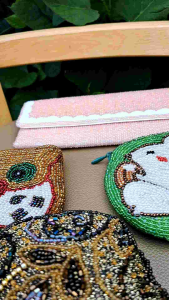 Hàng Si ví kết cườm