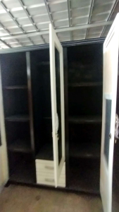 Lemari Pakaian Bukaan 3 Pt (Khusus Jabodetabekkar)