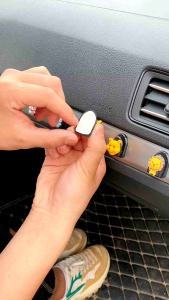 ACC Market88 Aksesoris Interior Mobil / Gantungan Tempelan Mobil Serbaguna Gantungan Kunci Dan Masker