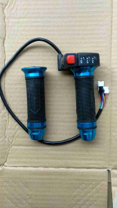 Tay Ga 3 Số Báo Đèn dùng cho Xe Điện Xmen Hoặc Zoomer (giá 1 cặp)