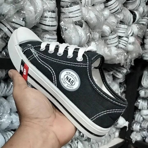 Sepatu N.B Pendek Tali Hitam Putih untuk SD & SMP & SMA