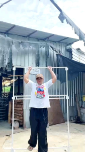 ราว 2ชั้น สูง 2.0ม. กว้าง1.2ม. ปรับสูง-ต่ำได้ มีคานคู่ตรงกลางสำหรับใส่ฮูกแขวนเสื้อ ถอดประกอบใส่รถเก๋งได้