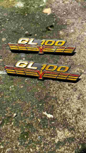 EMBLEM BOX AKI GL100 SAYAP MERAH MURAH