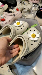 🌈แตะครอส.classic✅จิบิท8ตัวจุ่ม หิ้วนอก ถูกกว่าช็อป รองเท้าแตะ