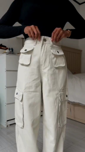 Celana Jeans Wanita Terbaru - Cargo Jeans Pasir Putih Highwaist Loose - Celana Jeans Wanita Korean Style