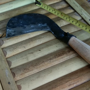 Parang Pemangkas Rumput Baja: Perkakas Kebun Tahan Lama