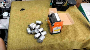 MÔ TƠ ĐỘNG CƠ BÃI THÁO MÁY ĐƯỜNG KÍNH 285mm CAO 385mm DÀNH CHO ANH EM ĐAM MÊ ĐỘ CHẾ ĐỒ CHƠI