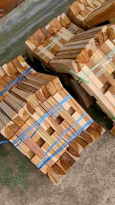 ผลิตภัณฑ์ขาตั้งกระถางทำจากไม้สักแท้/ขาแมงมูม โดนน้ำได้ โดนแดดได้ - ไม่น่ารับประสิทธิภาพ