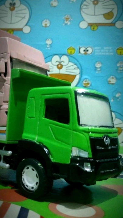 MINIATUR TRUK PLASTIK HINO TRONTON LOSBAK TOWING PASIR BATA