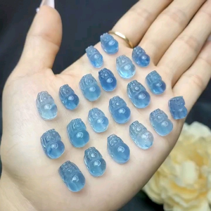 B181 - Tỳ hưu thiên lộc Aquamarine mini sẵn lỗ 1li dọc thân hợp làm mặt nhẫn mix vòng chuỗi hạt 4li - 7li đẹp - Phong Thủy TUDO