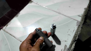 Engsel Tengah Henderson 2 Susun: Engsel Pintu Tahan Lama & Berkualitas Tinggi