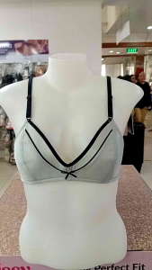 Avon none wire bra Jam light green with black trim and bow detail