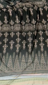 Arnamy silk etnicflower dan stripe| bahan mengkilat | kain silk import | harga per 05m