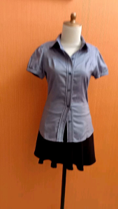 atasan kemeja wanita biru muda TRF cewek M lengan pendek kerja kuliah santai