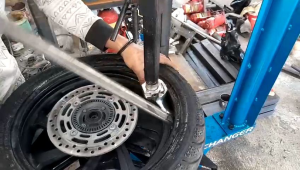 Alat Buka Ban Motor dan Mobil Manual Tyre Changer manual