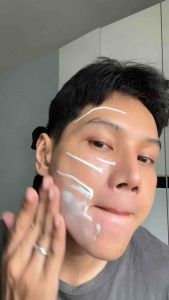 (3 PCS) TheNeat ครีมกันแดด เหมาะทุกสภาพผิว SPF50/PA++++ เนื้อครีมเจล แบบ3in1 กันน้ำกันเหงื่อ เนื้อบางเบา เกลี่ยง่ายซึมไว 25ml.