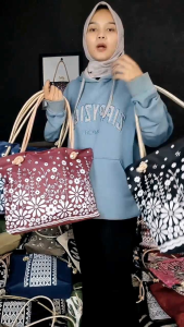 Tas Selempang Wanita Totebag Bahan Kanvas Pololiester Anti Air