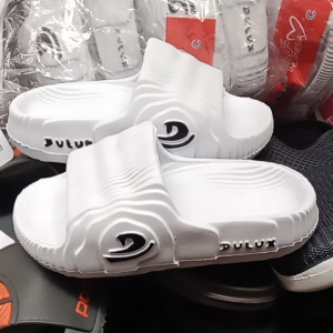 Sandal slop pria laki-laki warna putih motif timbul gelombang slip on kekinian