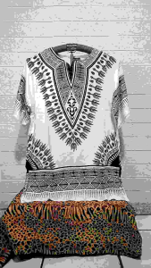 Kaos Etnik & Baju Pantai: Pilihan Modis untuk Acara Resmi