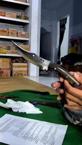Pisau Survival Fultang: Alat Outdoor yang Tahan Lama & Ergonomis