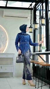 STELAN KEBAYA KEJORA BELAH PINGGIR FREE HIJAB BAHAN TULLE BROKAT MIX PAYET MUTIARA-SATU SET KEBAYA MODERN WANITA TERBARU 2024