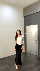 Atasan Wanita Olla Basic Crop Top Knit Kerut Samping Tanpa Lengan