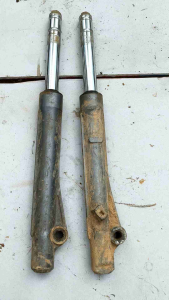 โช๊คหน้า 1คู่ ดรีม100 รุ่น เสื้อเหล็ก C100N แท้ติดรถ แท้ 100% มือ2 พร้อมใช้งาน "ตรงปกตามรูปภาพ" #ตรงปก