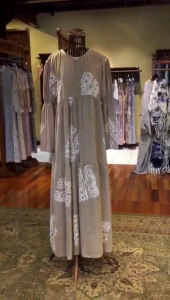 Nika Dress by Dian Pelangi LIMITED EDITION Busana Muslim Baju Maxi Gamis Abaya Kaftan Gaun Outfit Busui Pesta Pernikahan Kondangan Casual Formal Wanita Hijaber Cantik Anggun Modis Modern Elegan Mewah Model Korea Terbaru Motif Batik Abstrak Kekinian