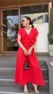 50304.3 เดรสยาวคอวีบ่ารูดเชือกได้ แต่งดอกไม้ดอกโตด้านหลังเว้าวีลึก ช่วงกระโปรงทรงAยาวสวย Tag::Mirror Sister