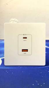 BRITZ PD 20W USB A & TYPE-C Wall Socket 3 series Fast charging Compatible for all devices