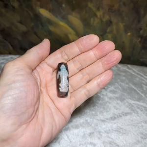 38.5mm Aged Tibetan Guan Yin Dzi pendant with lots of small red spots (with certificate free necklace cord) 藏传老矿满細朱砂点观音天珠(带证书送项链绳)