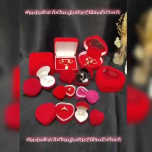 TEMPAT PERHIASAN BLUDRU IMPORT / BOX WEDDING LOVE MAWAR KOTAK / KOTAK PERHIASAN CINCIN KALUNG ANTING GELANG / TEMPAT CINCIN LAMARAN PERNIKAHAN / HEART SHAPE WEDDING DISPLAY