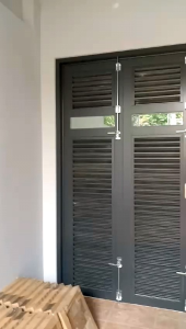 pintu garasi alumunium