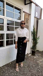 Rok Viona Skirt Bahan Semi Woll Premium: Pilihan Elegan untuk Wanita