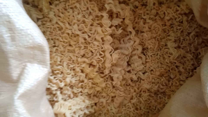 Mie Rizek Pakan Ternak: Makanan Sehat & Berkualitas