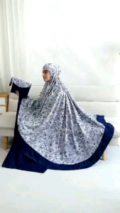 SETELAN MUKENA RAYON DEWASA UK. JUMBO PART 3 PREMIUM FREE TAS TRAVEL CANTIK SEBAGAI PERLENGKAPAN IBADAH SHOLAT SOLAT WANITA & PEREMPUAN SEGALA UMUR BAIK ANAK REMAJA ORANG TUA TELEKUNG STANDAR BATIK BALI MURAH BAHAN KATUN NORMAL ADEM SEJUK DAN NYAMAN