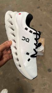 รองเท้าออกกำลัง-ON-RUNNING-รุ่นใหม่ล่าสุด