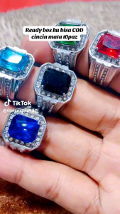 Cincin pria batu mata topas kotak ring titanium silver permata keliling mempesona
