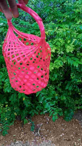 ชะลอม หูหิ้ว สีแดง(เหมาะสำหรับใช้ในงานตรุษจีน)มีสองสีให้เลือก