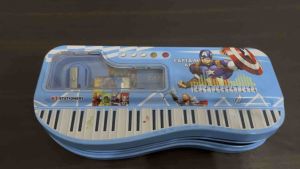 Tempat Pensil Kaleng Piano Jumbo KT 6612 Plus Set Tulis