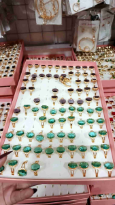 Cincin Batu Giok untuk Kesehatan & Desain Elegan